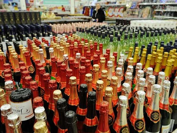 Вывоз алкоголя из России: нормы 2022, сколько можно вывезти по таможенным правилам